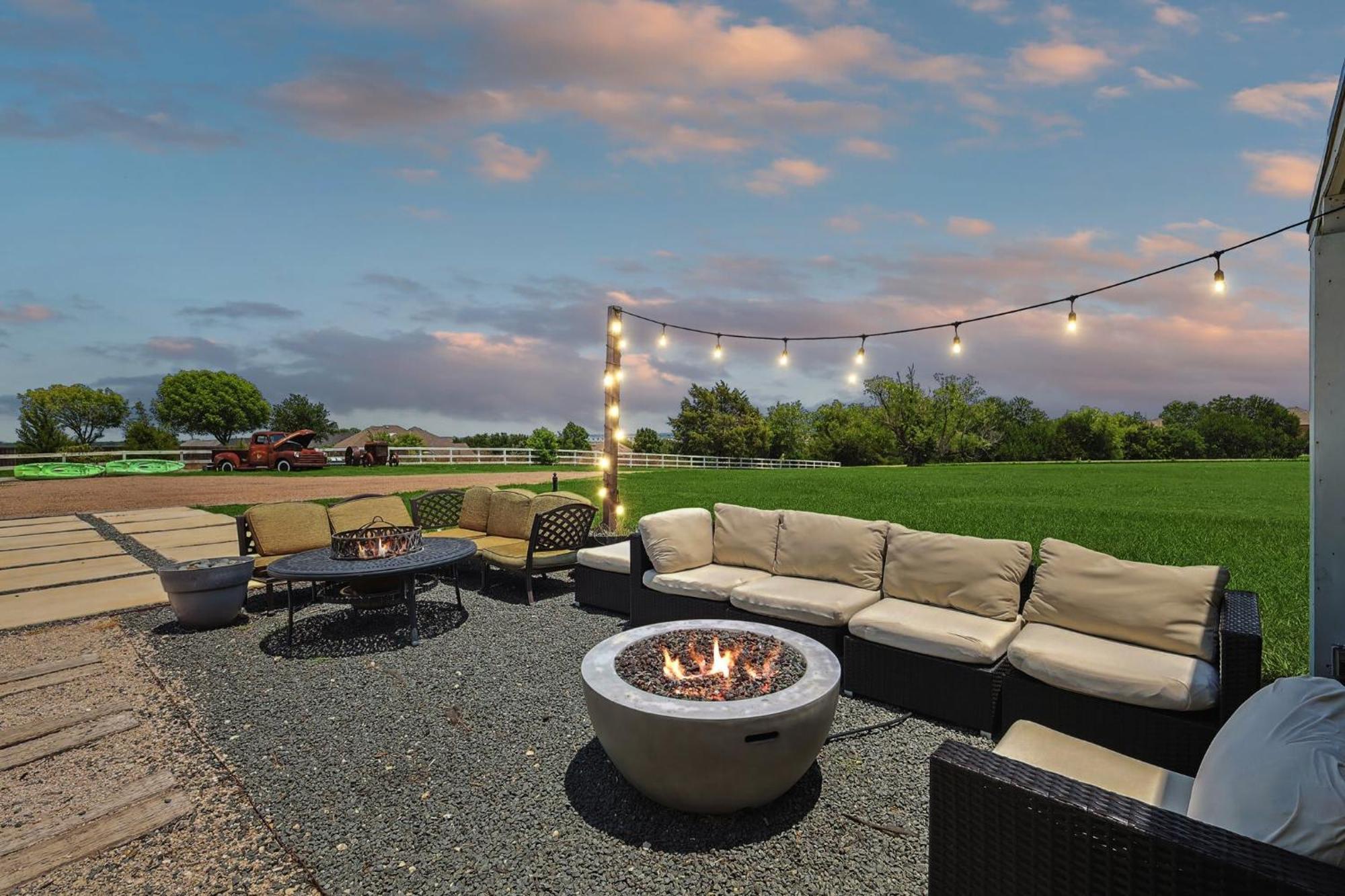 Scenic Rustic Farmhouse - Patio Gameroom Firepit Garland Dış mekan fotoğraf